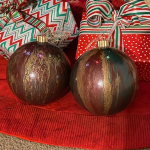 Globe Ornaments Large 2pk