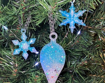 キラキラ輝く雪の結晶のオーナメント: 樹脂製オーナメント、クリスマス