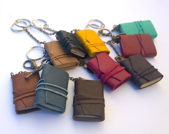 3er Set Mini-Lederbuch-Schlüsselanhänger: winziger Journalschmuck