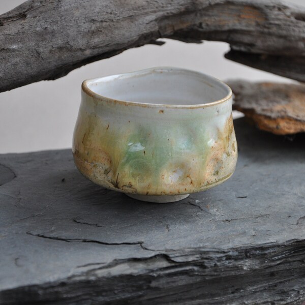 Stoneware wabi-sabi chawan tea cup 'Honey II' by Vilé, one of a kind