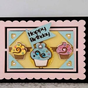 Tarjeta de cumpleaños o para ocasiones especiales con cupcakes personalizados hechos a mano