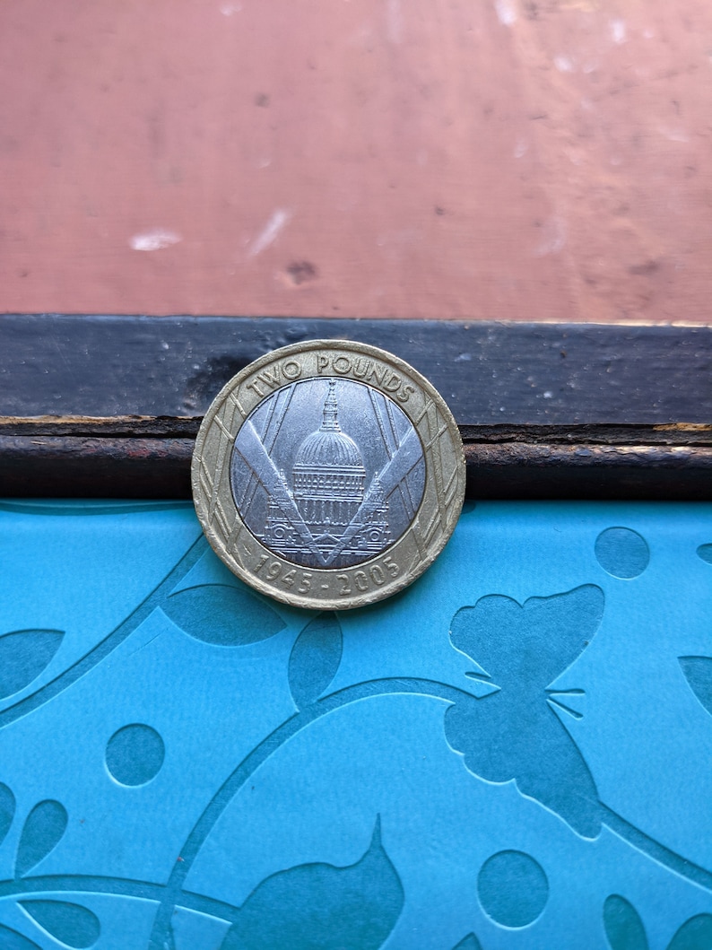 2005 St Pauls Two Pound Coin