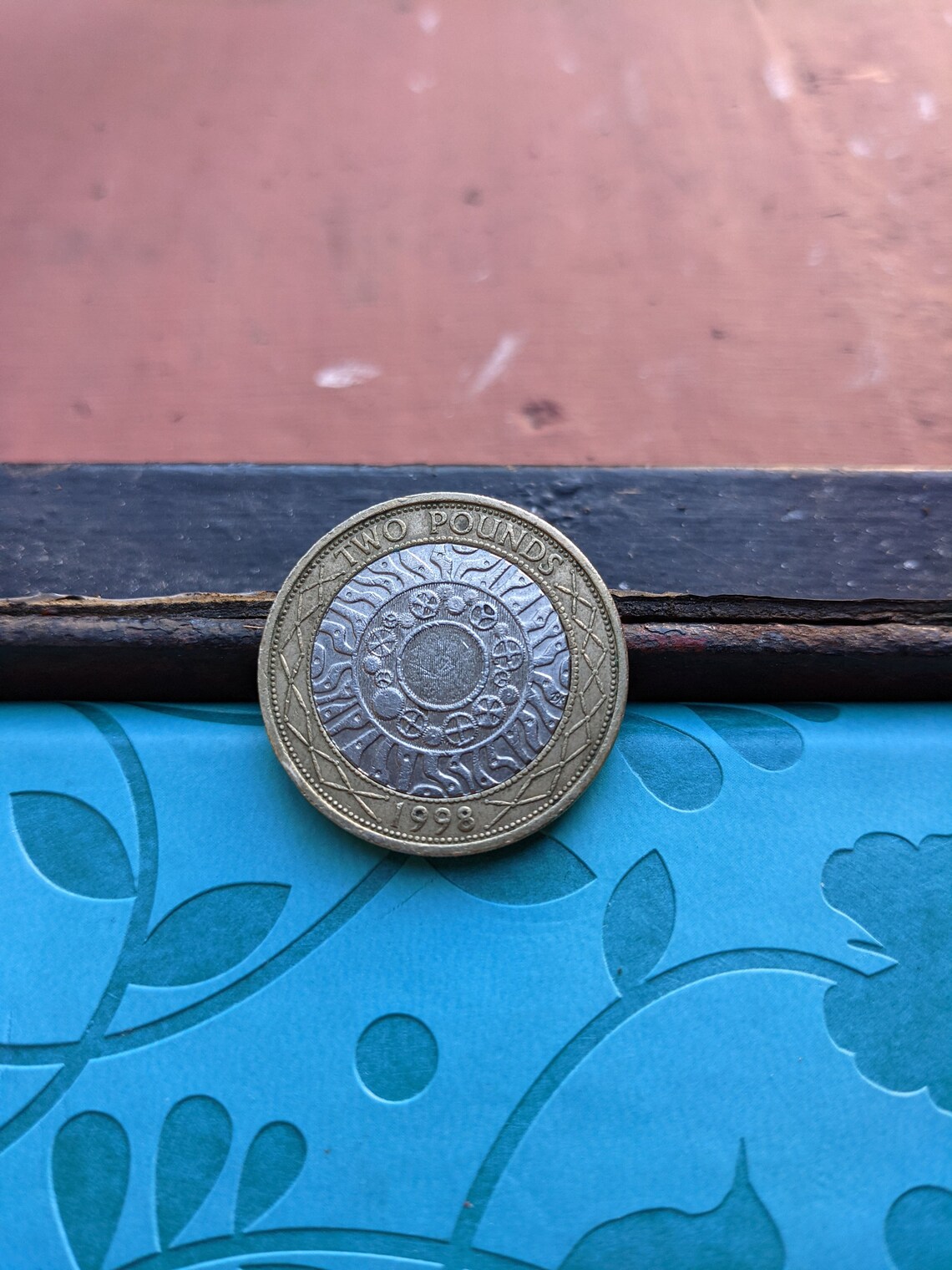 Two Pound Coin 1998 Shoulders Of Giants Etsy two-pound-coin-1998-shoulders-of-giants-etsy