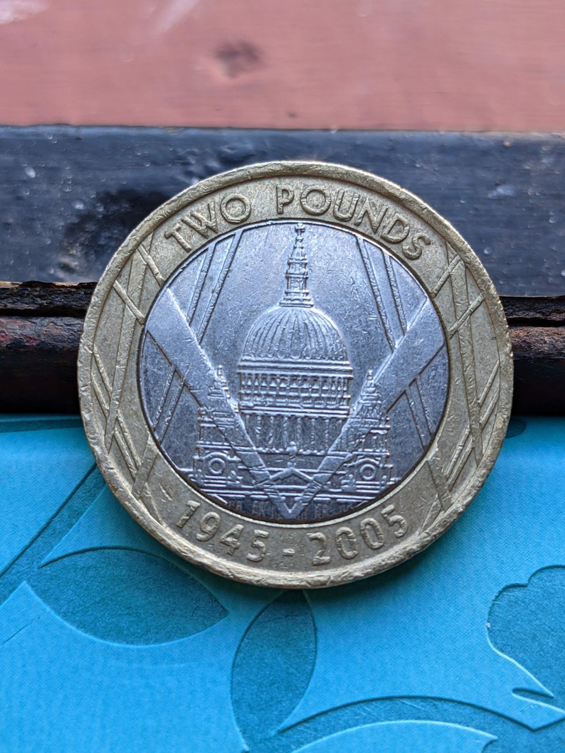 2005 St Pauls Two Pound Coin