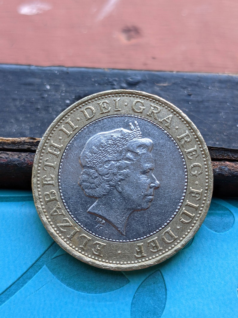 2005 St Pauls Two Pound Coin