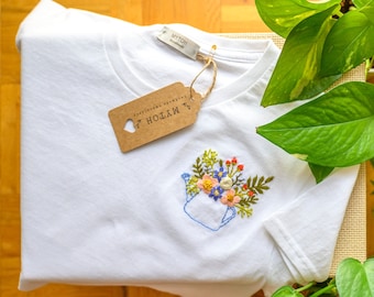 Mytoh T-shirt personnalisé, brodé main, 100% coton. Modèle avec des fleurs