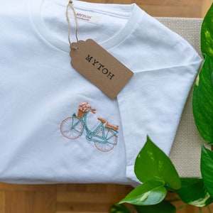 Hand-embroidered t-shirt/ Customized T-Shirt / Made in Italy / Bicycle t-shirt / Embroidered tshirt