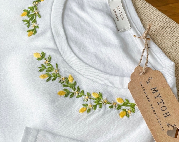 Handembroidered Tshirt/ Customized Tshirt / Made in Italy / Lemon Tshirt / Embroidered