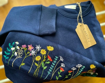 Hand-embroidered sweatshirt/ Customized sweatshirt / Hand embroidery / Flower's sweatshirt