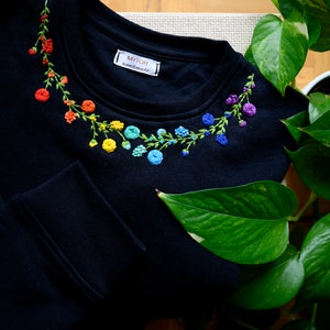 Hand-embroidered Sweatshirt/ Customized Sweatshirt / Hand 