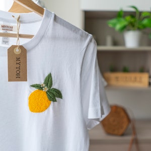 Mytoh Personalisiertes T-Shirt, handbestickt, 100 % Baumwolle. Gestickte Zitronen-Designvorlage.
