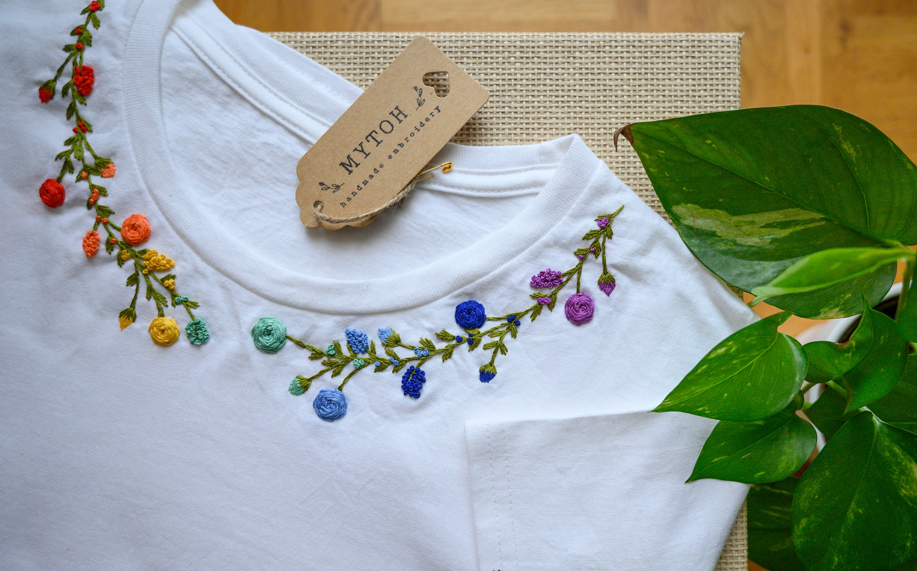 Hand-embroidered T-shirt/ Customized T-shirt / Made in Italy