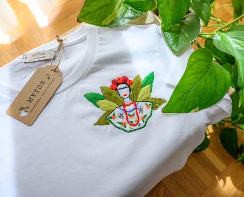 Frida Kahlo shirt / Hand-embroidered t-shirt/ Customized T-Shirt / Frida Kahlo /Embroidered tshirt image 3