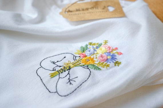 Hand-embroidered T-shirt/ Customized T-shirt / Made in Italy