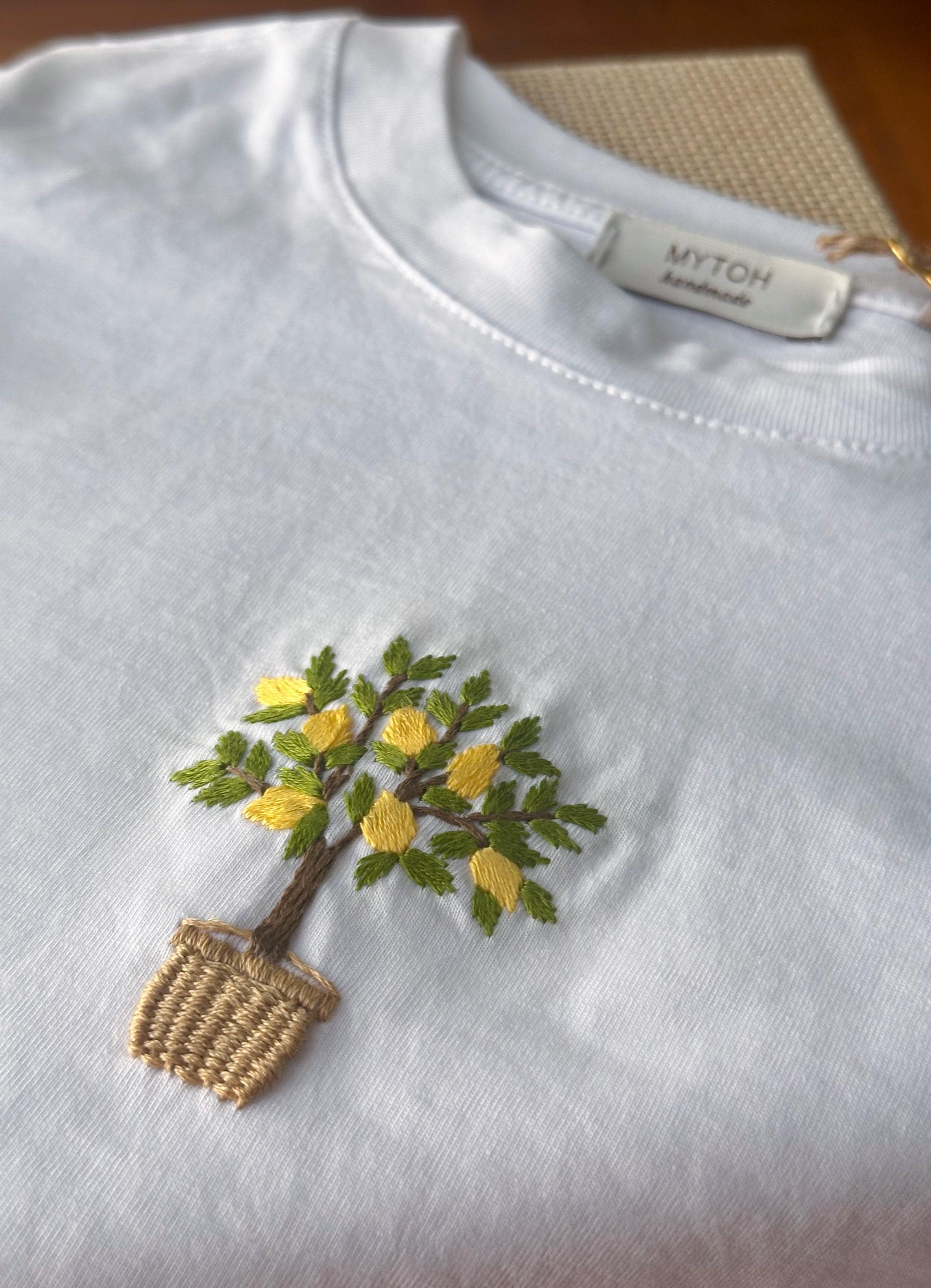 【新品未使用】L'Appartement EMBROIDERY L/S TEE Lemon Shirt / Hand-embroidered T-shirt/ Customized T-shirt / Lemon