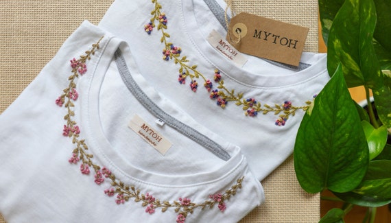 Hand-embroidered T-shirt/ Customized T-shirt / Made in Italy / Flower's T- shirt / Embroidered Tshirt 