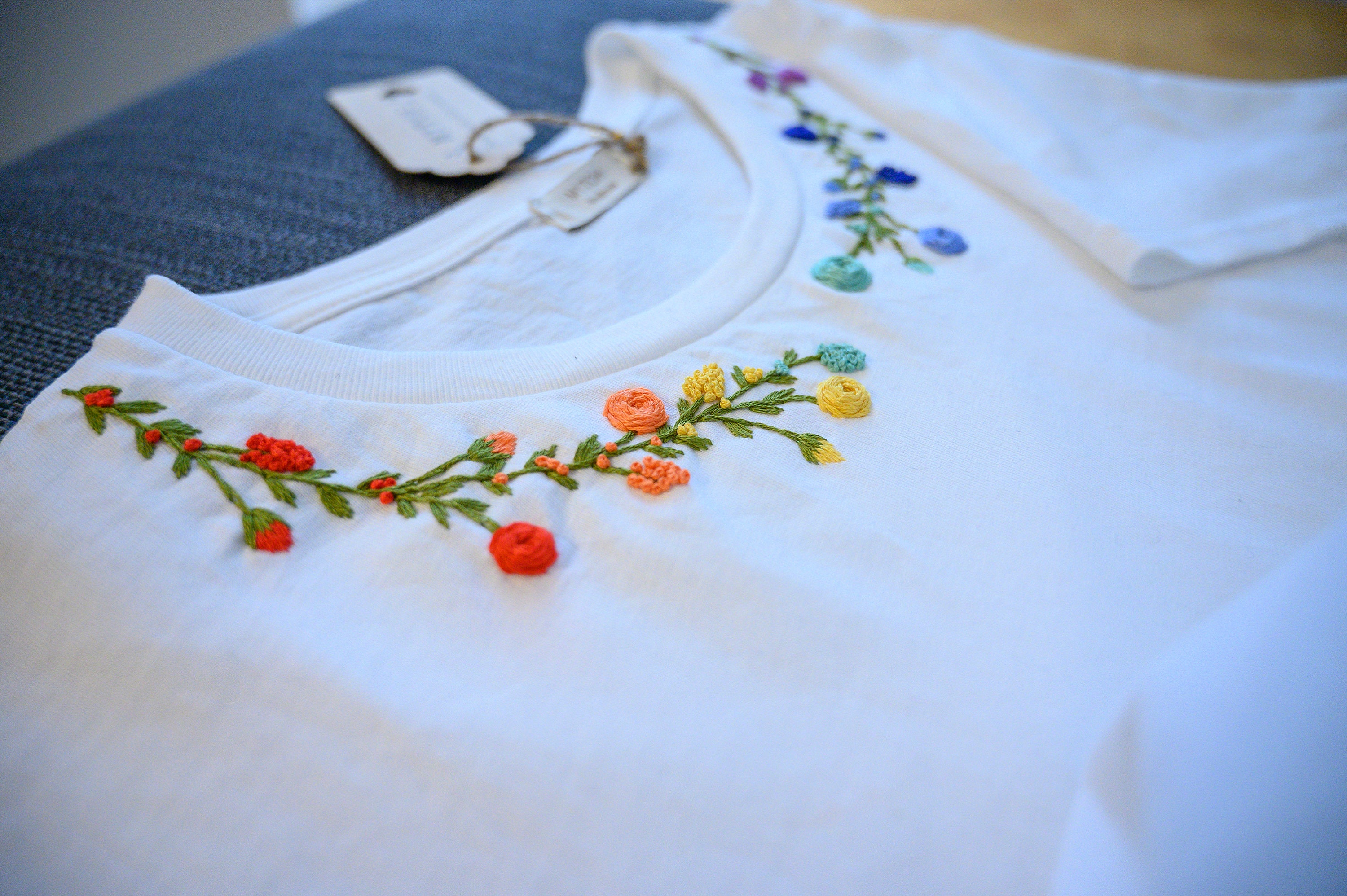 Made Customized in Tshirt T- Flower\'s Hand-embroidered shirt / T-shirt Embroidered - / / T-shirt/ Etsy Italy