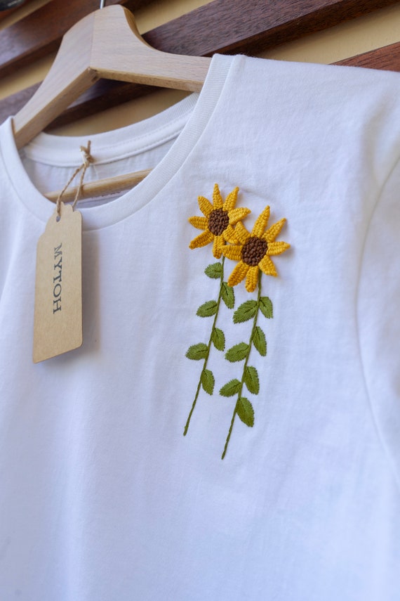 Personalized T-shirt, Hand Embroidered, 100% Cotton. Sunflower - Etsy