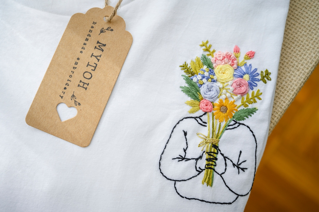 Hand-embroidered T-shirt/ Customized T-shirt / Made in Italy