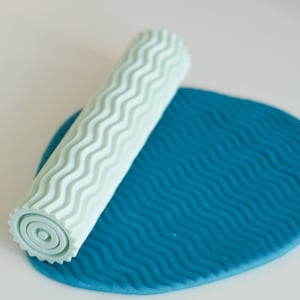 WAVES Kneterolle zum Spielen mit Teig aus Biokunststoff, 3D gedruckt