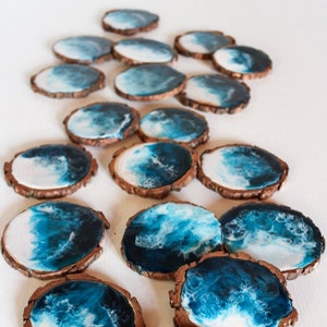 Set 4 blue ocean resin coasters, natural wood slices coasters, personalized resin wood coasters , housewarming gift, set of 6 coasters
