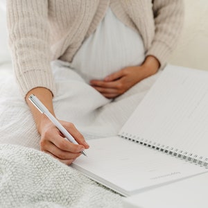 Pregnancy Journal | Pregnancy Book | Pregnancy Album| Expecting Mom Gift | Baby Shower | New Mom Gift | Pregnancy Gift | Baby Journal | Baby Keepsake