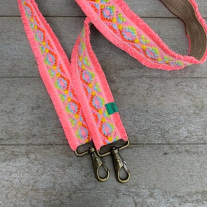 Bagstrap Ibiza pink / shoulder strap / phone cord image 1