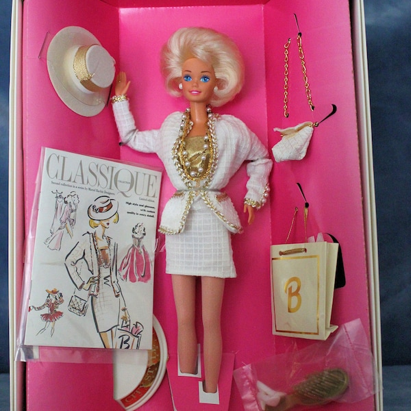 Vintage Classique City Style Barbie Doll NRFB