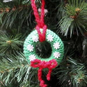 Knit Wreath Ornament