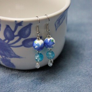 Tia&#39;s Treasures Handmade Blue Flower Bead Dangle Earrings