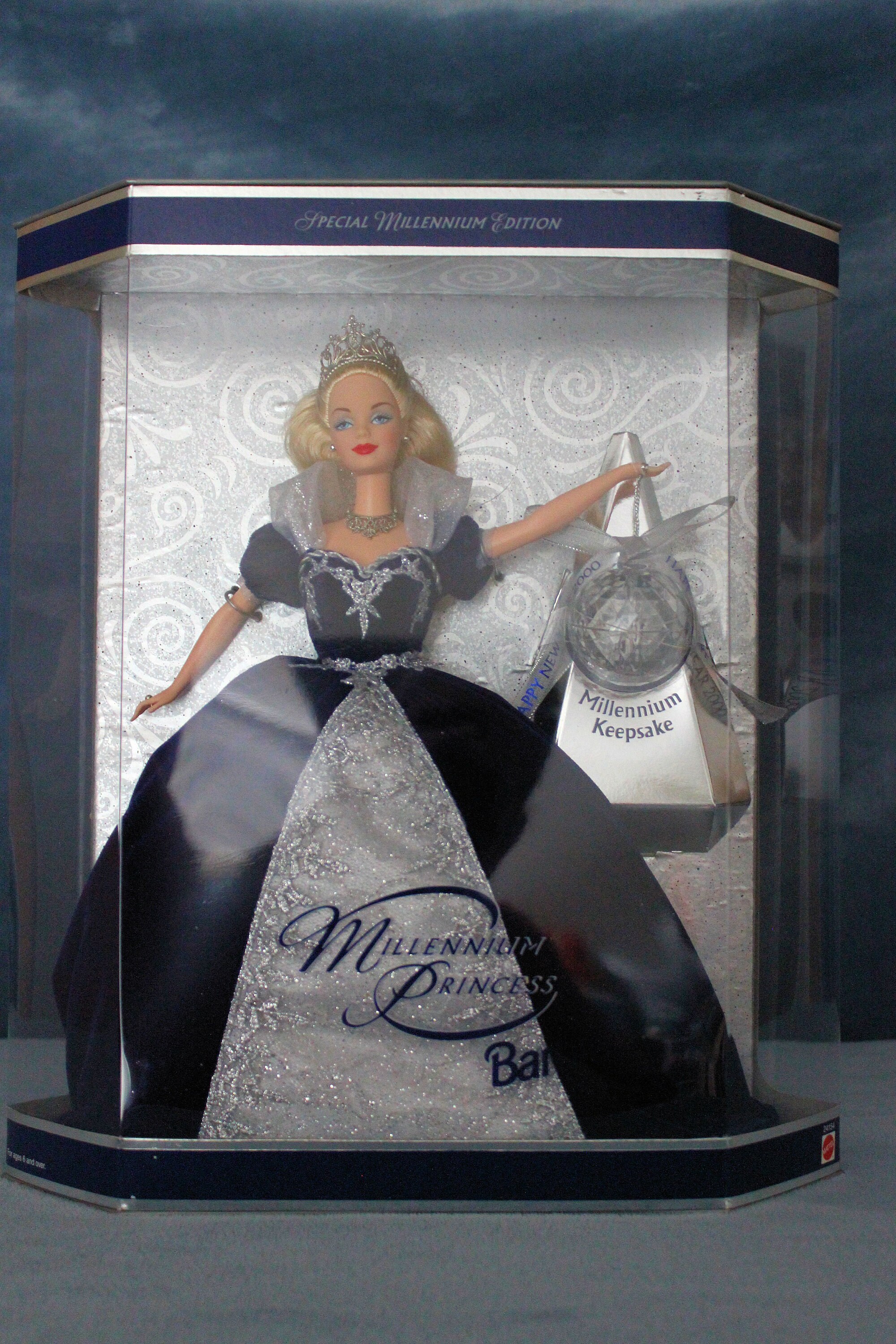 クリスマス ミレニアム フィギュリン Vintage Holiday 1999 Millennium Princess Barbie Doll NRFB - Etsy