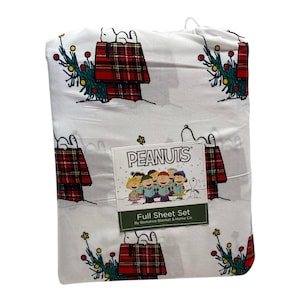 Peanuts Snoopy Christmas Sheet Set – 4-częściowy, pełnowymiarowy, z kratą dla psa i wzorem choinki, świąteczna pościel dla dzieci lub dekoracja pokoju fanów