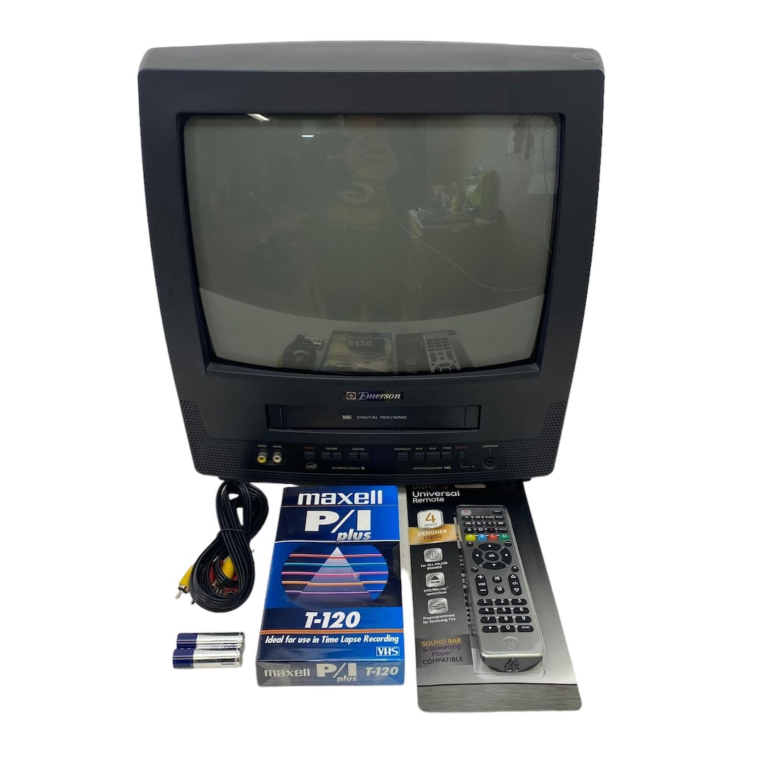Emerson EWC1303 13 TV Vcr VHS Combo Retro Gaming TV W/ Accessories