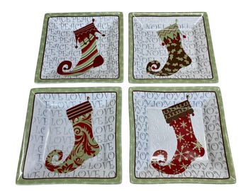 Juego de 222 platos cuadrados de porcelana para Navidad con diseño de medias navideñas, pastel de frutas y ensalada.