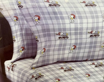 Peanuts Snoopy Woodstock Christmas Sledding Winter Queen Bedsheet Set