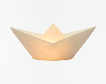 Table lamp paper boat made of reinforced synthetic resin