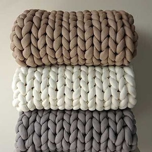 Blanket coarse-meshed high-quality handmade cuddly blanket