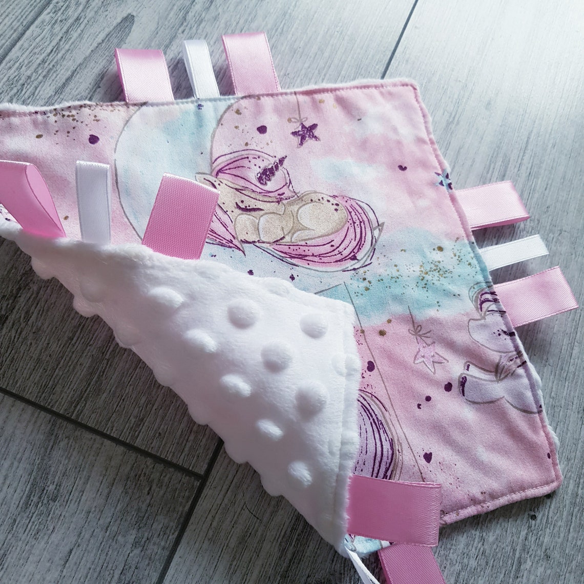 TAGGIE BLANKET GIRL Tag blanket Security blanket Baby minky Etsy