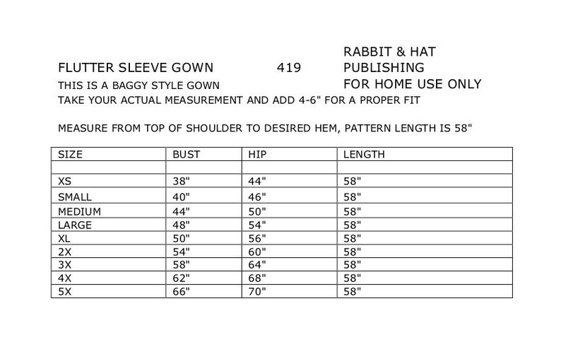 Puede incluir: Tabla de tallas para un vestido con mangas de vuelo. La tabla muestra las tallas XS a 5X con las medidas de busto, cadera y longitud correspondientes en pulgadas. El vestido mide 58 pulgadas de largo.