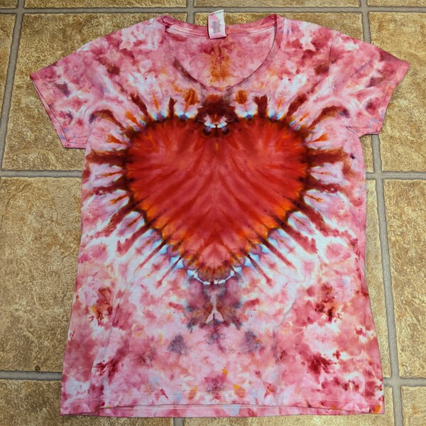 Women's M V-neck Heart