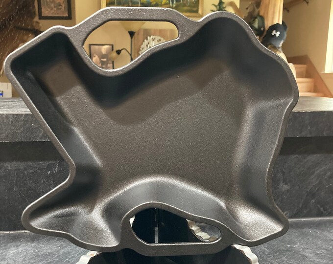 Vintage Orr Painter and Co Cast Iron Waffle Iron With Base Etsy