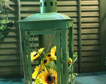 Green Distressed, Lantern, Lighted, REDUCED, Sunflowers, Lighting