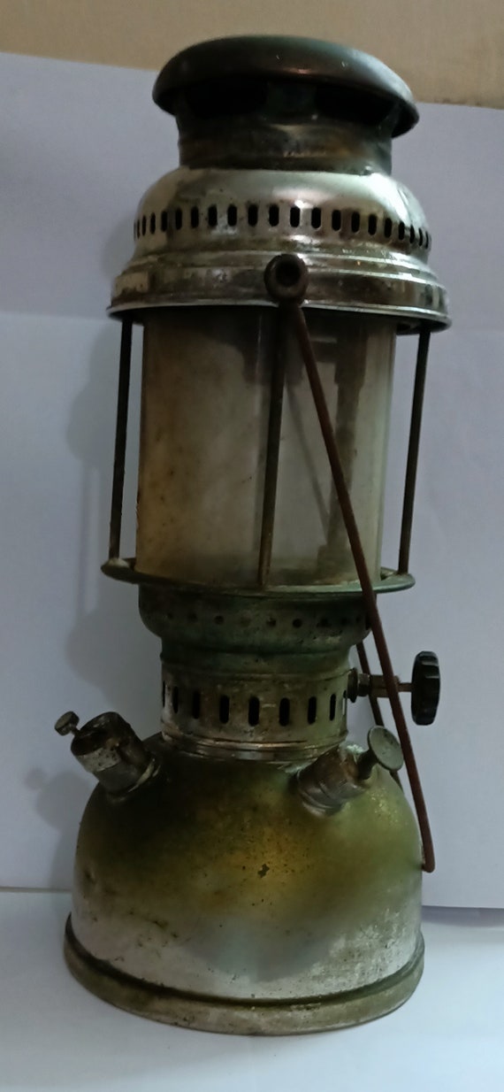 Old petromax light deals