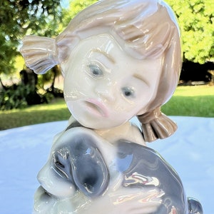 Nao. Little Girl with Dog. Made in Spain