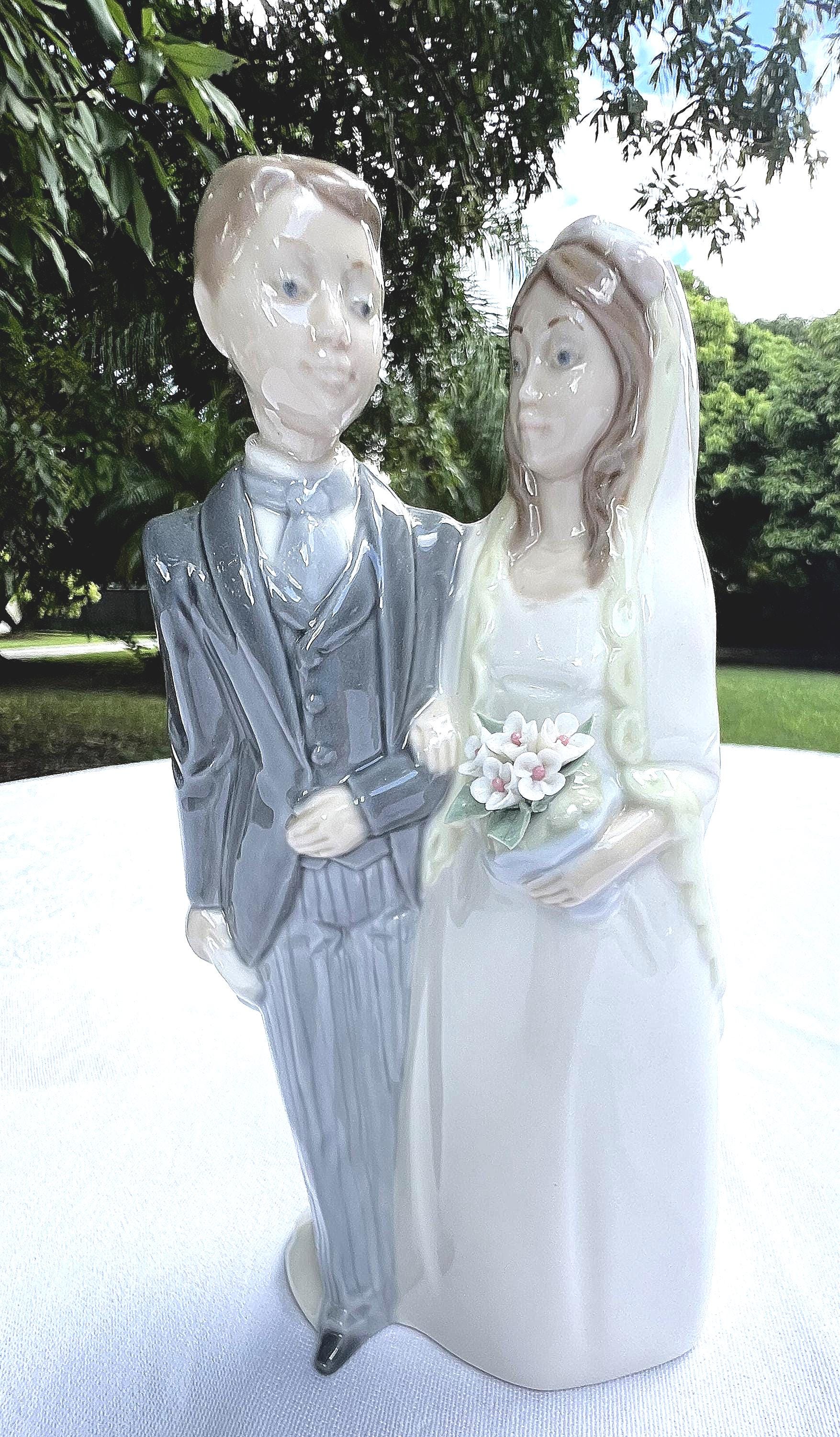 Nadal Figurine - Etsy