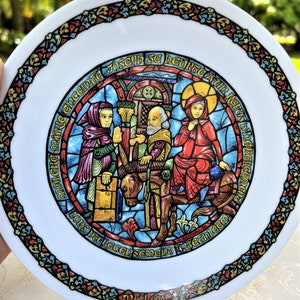 Henry D&#39;arceau & Fils Limoges Decorative Plate. Noel Vitrail