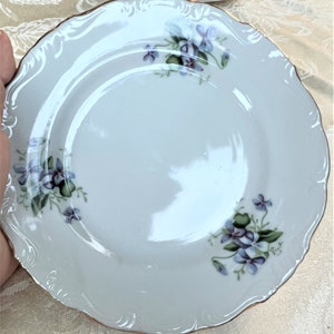 Small 4 petals purple flowers 7&quot; Plate from Japan.  Plates sold individually!
