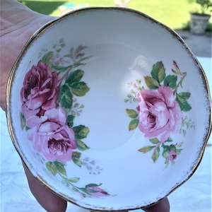 Royal Albert. American Beauty made in England. Open Sugar Bowl.