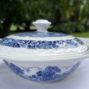 W.H Grindley Countryside Tureen, soup/vegetable Bowl. Made in Staffordshire, England.