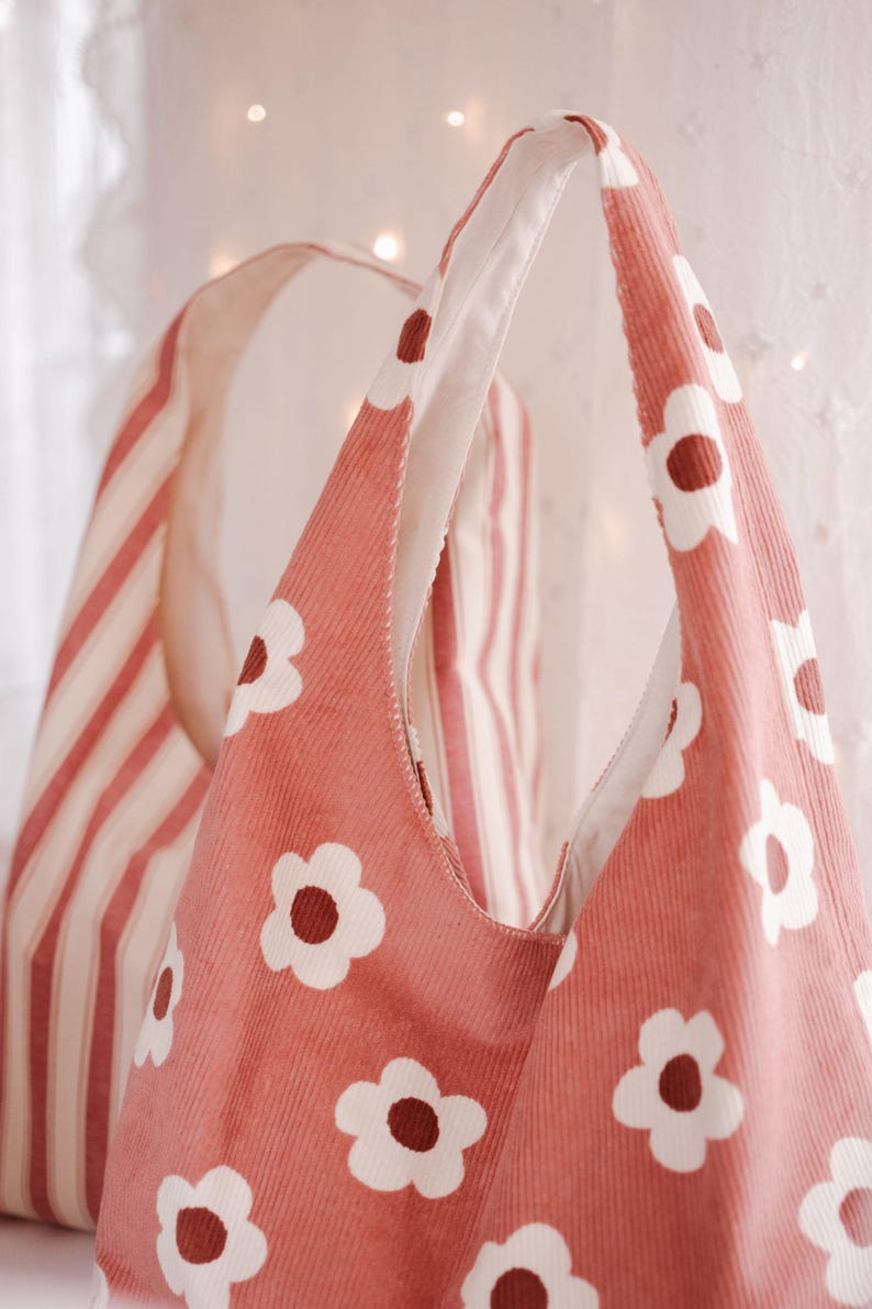 Hobo bag pattern sewing slouchy shoulder tote bag with lining and inner pocket | sewing project for beginners image 15